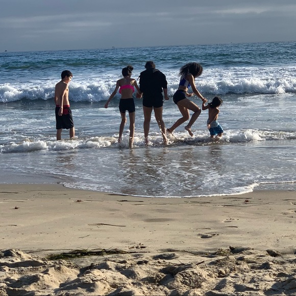 Jacklyn —> book mark my closet 🙂 - Picture 2 of 9